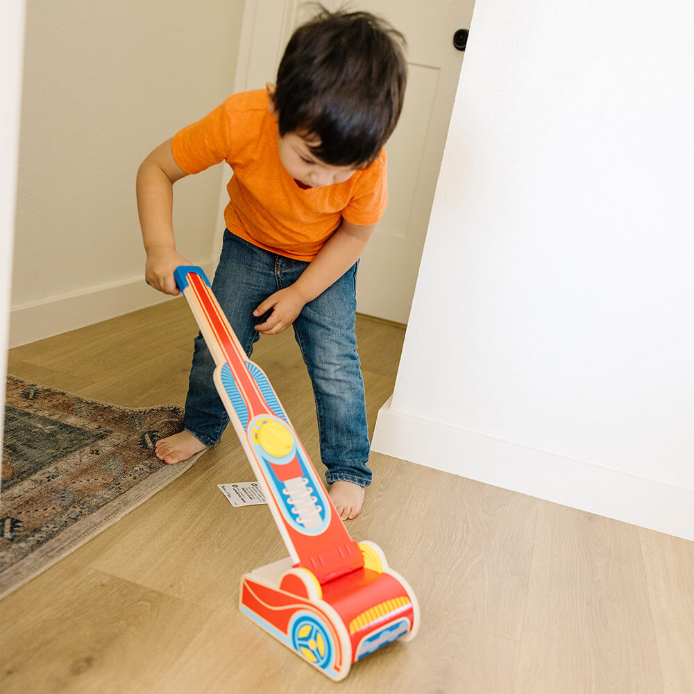 Melissa and Doug Wooden Vacuum Cleaner Play Set